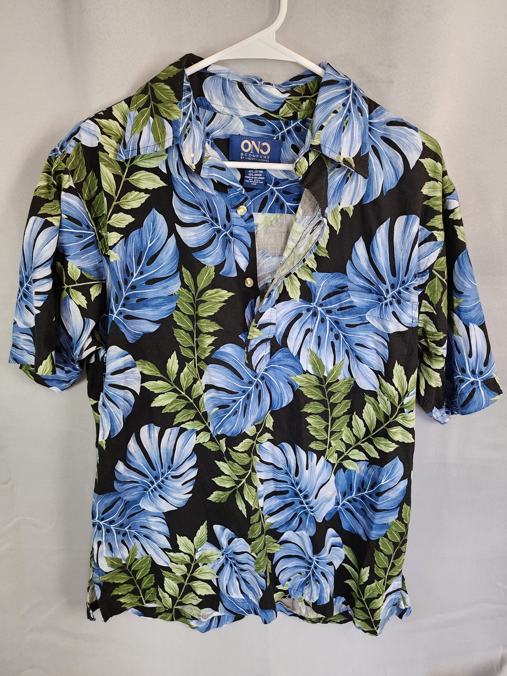 Ono Hawaiian Black Short-Sleeve Button-Down Shirt with Blue & Green Leaf Print